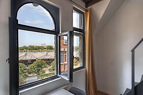 Two-bedroom Apartment by the River