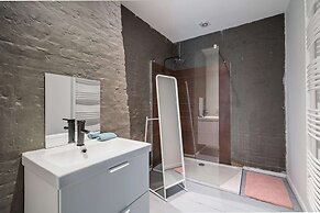 Two-bedroom Apartment by the River