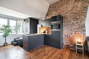 Two-bedroom Apartment by the River