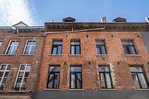 Two-bedroom Apartment by the River
