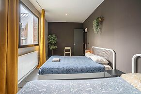 Two-bedroom Apartment by the River