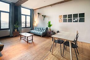 Two-bedroom Apartment by the River