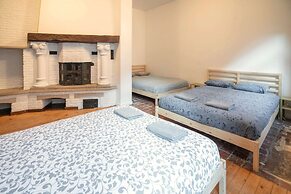 Two-bedroom Apartment by the River