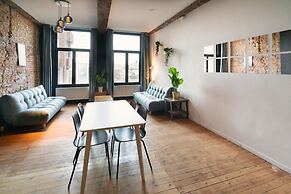 Two-bedroom Apartment by the River