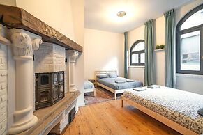 Two-bedroom Apartment by the River