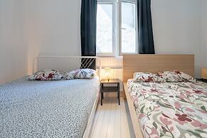 Cozy Antwerp Apartment Stay for 7