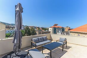Quattro - Deluxe Studios & Rooftop in Batroun