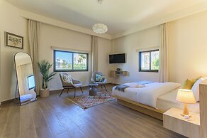 Quattro - Deluxe Studios & Rooftop in Batroun