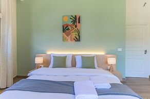 Quattro - Deluxe Studios & Rooftop in Batroun
