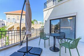 Quattro - Deluxe Studios & Rooftop in Batroun