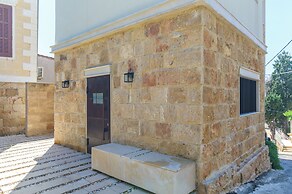 Quattro - Deluxe Studios & Rooftop in Batroun