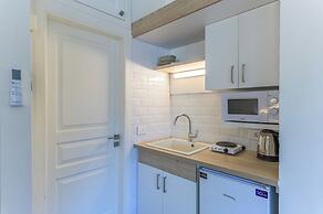 Quattro - Deluxe Studios & Rooftop in Batroun