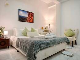 Xin Hotel at Udomsuk 25