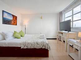 Xin Hotel at Udomsuk 25