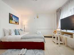 Xin Hotel at Udomsuk 25