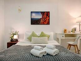 Xin Hotel at Udomsuk 25