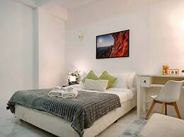 Xin Hotel at Udomsuk 25