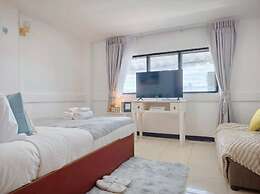 Xin Hotel at Udomsuk 25