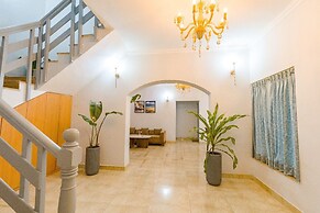 Reebah Inn & Suites