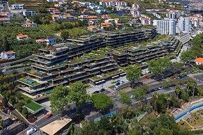 Savoy Monumentalis Garden View