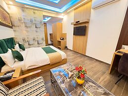 Highway Resort with Swimmingpool & Spa