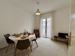Lagos Design 5 by Homing