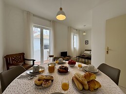Lagos Design 5 by Homing