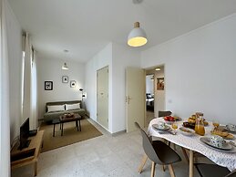 Lagos Design 5 by Homing