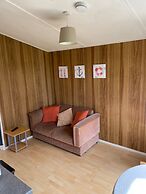 Cabin Sleeps 4 With Parking