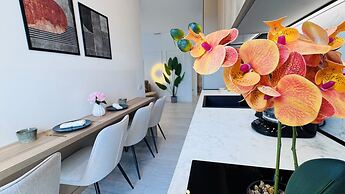 Bright Apartments by SunLake Residence