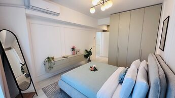 Bright Apartments by SunLake Residence