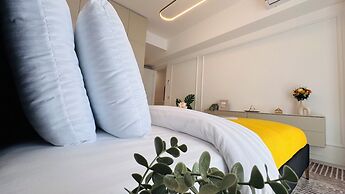 Bright Apartments by SunLake Residence