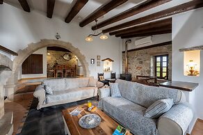 Altair Blue Villa - Private Jacuzzi and Views