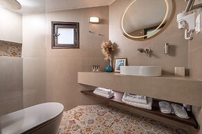 Altair Blue Villa - Private Jacuzzi and Views