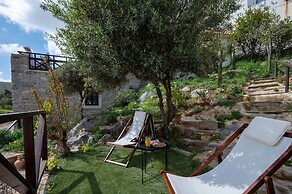 Altair Blue Villa - Private Jacuzzi and Views