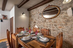 Altair Blue Villa - Private Jacuzzi and Views