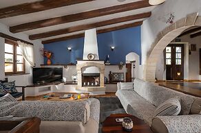 Altair Blue Villa - Private Jacuzzi and Views