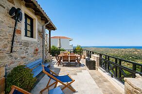 Altair Blue Villa - Private Jacuzzi and Views