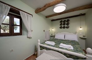Altair Blue Villa - Private Jacuzzi and Views