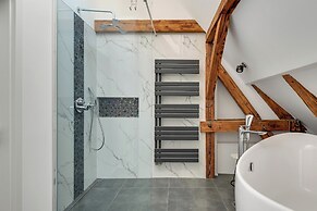 Skylight Loft- z wanną i parkingiem