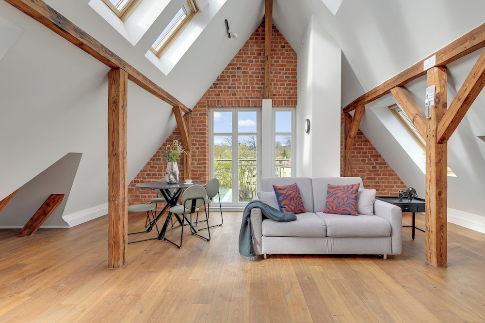 Skylight Loft- z wanną i parkingiem