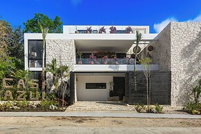 Private Xpu Ha Beach Access: 6,700-sq-ft Villa