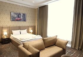 Qo'noq South railway hotel