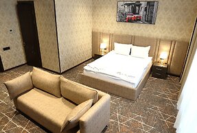 Qo'noq South railway hotel