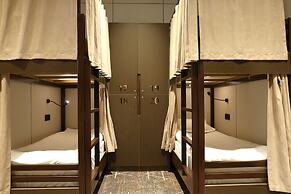 Qo'noq South railway hotel