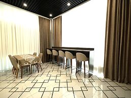 Qo'noq South railway hotel