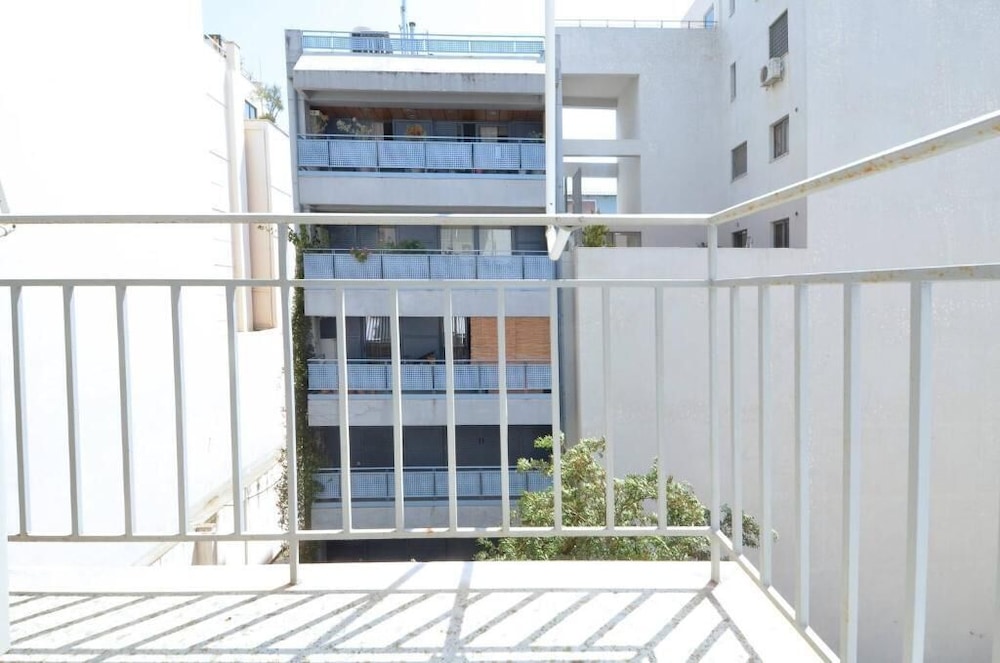 Modern 2BR apartment Stili Olympioy Dios