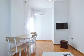 A cozy minimal apartment at Koukaki
