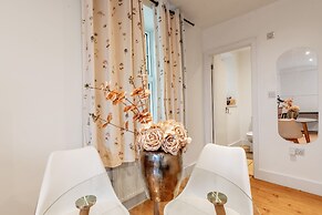 Central - Stay 2 - Near Transport - Wifi - Parking