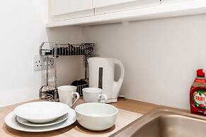 Central - Stay 2 - Near Transport - Wifi - Parking